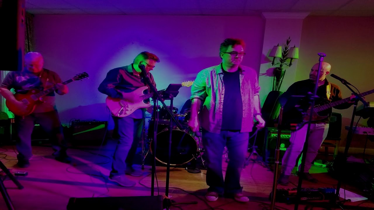 Live On The Patio: Radio Pilots